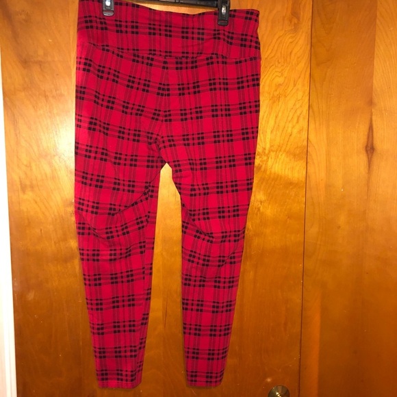 Intro love the fit red plaid leggings 1x - Picture 2 of 3